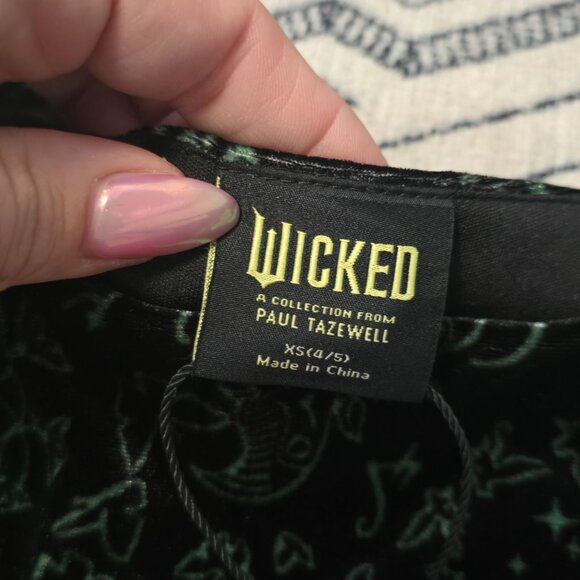 Wicked Collection NWT Elphaba Dress Paul Tazewell XS Black Velvet Short Sleeve - Picture 3 of 10